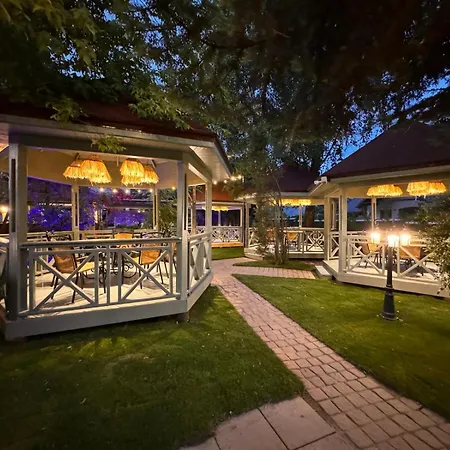 Pensiunea Waldor 4* باكاو